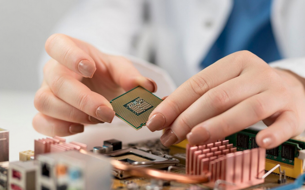 Dlaczego złoto jest tak ważne dla przemysłu nowych technologii?