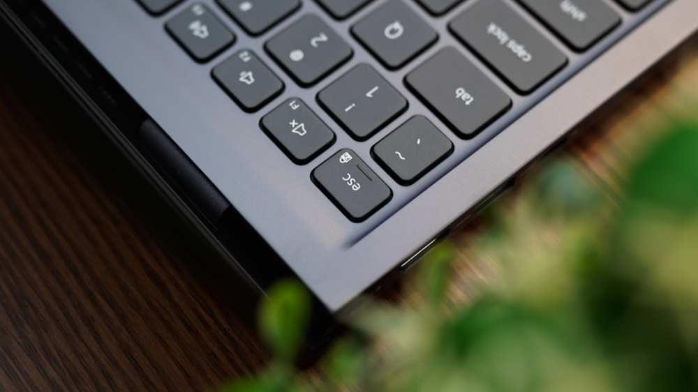 Laptop dla webmastera w 2026 - jak wybrać sprzęt do pracy z kodem, nie zatrzymując na pierwszym Allegro