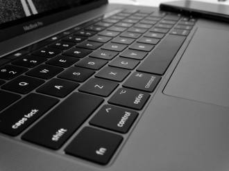 MacBook Pro - najlepszy wybór wśród laptopów dla profesjonalistów